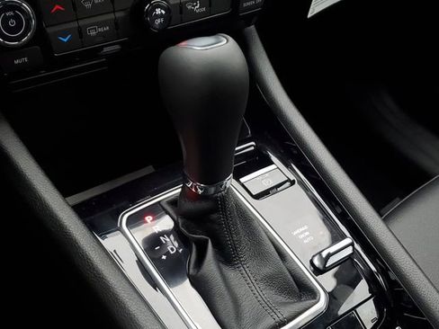 New 2026 Jeep Compass Latitude image 26