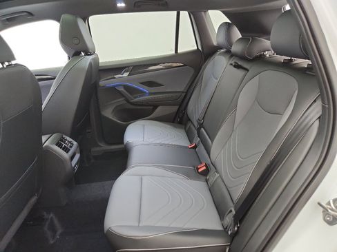 New 2025 Volkswagen Tiguan SE R-Line image 30