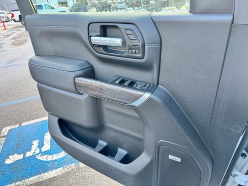 Used 2020 Chevrolet Silverado 1500 LTZ w/ LTZ Premium Package image 30