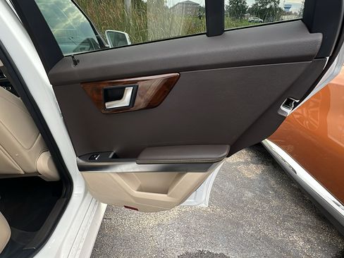 Used 2015 Mercedes-Benz GLK 350 4MATIC image 17