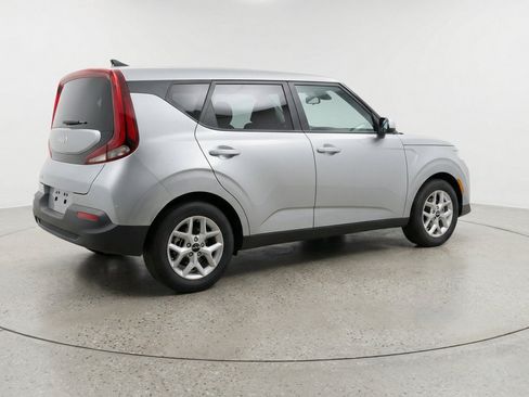 Used 2025 Kia Soul LX w/ LX Technology Package FWD image 9