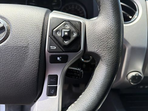 Used 2021 Toyota Tundra Limited w/ Limited Premium Package AWD/4WD image 17