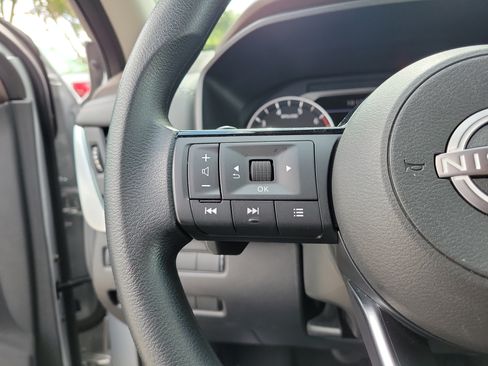 Certified 2023 Nissan Rogue SV FWD image 22