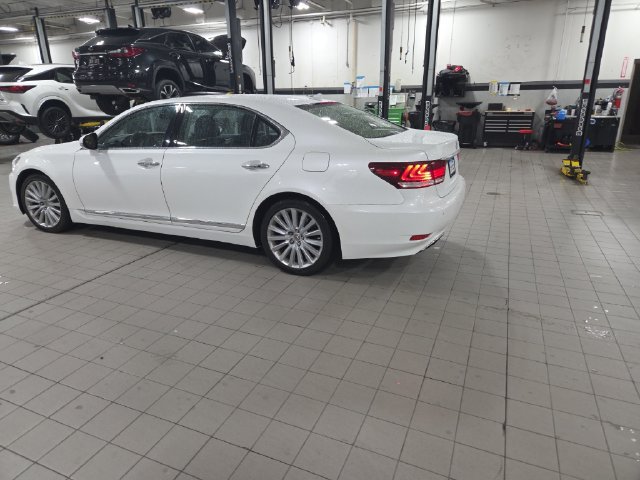 Used 2013 Lexus LS 460 L w/ Preferred Accessory Package AWD/4WD image 11