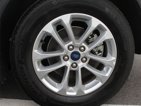 Used 2022 Ford Escape SE image 49