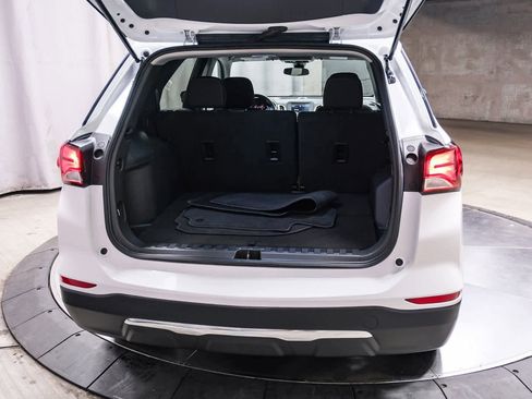 Used 2023 Chevrolet Equinox LT image 28