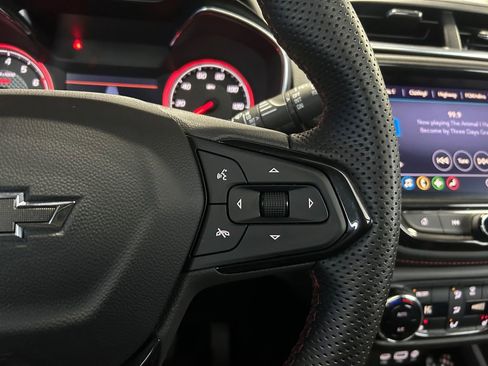 Used 2023 Chevrolet TrailBlazer RS w/ Sun and Liftgate Package image 18