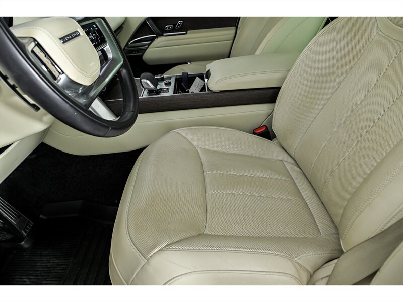 Used 2023 Land Rover Range Rover SE AWD/4WD image 17