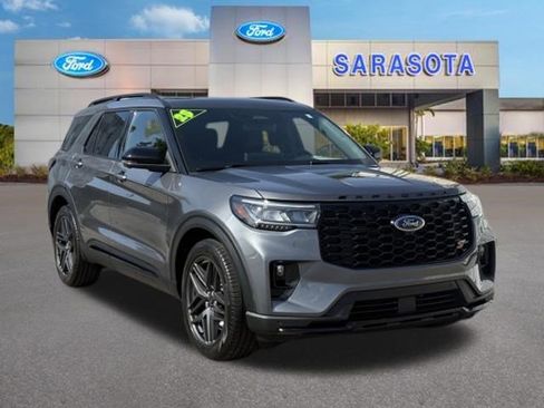 Used 2025 Ford Explorer ST AWD/4WD image 1