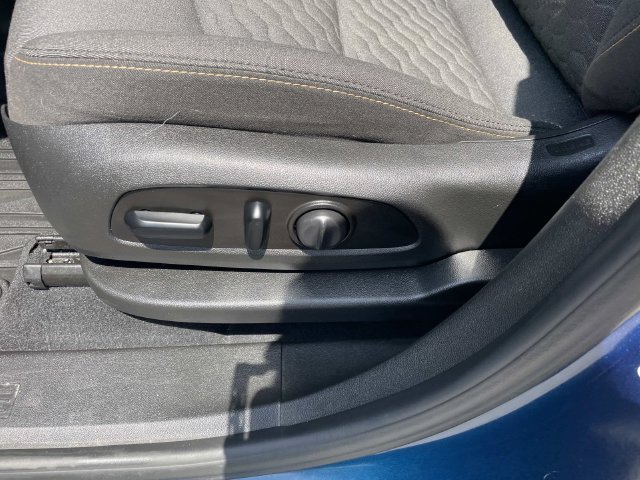 Used 2020 Chevrolet Equinox LT w/ Driver Convenience Package FWD image 12