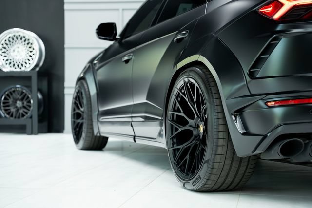Used 2021 Lamborghini Urus AWD/4WD image 30