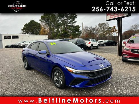 Used 2024 Hyundai Elantra SEL image 1