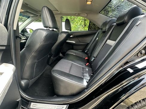 Used 2012 Toyota Camry SE FWD image 7