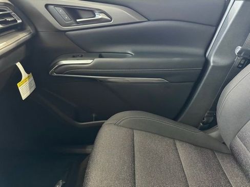 New 2026 Chevrolet Traverse LT w/ Driver Confidence Package AWD/4WD image 18