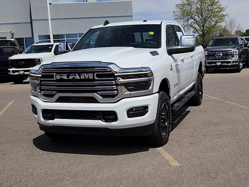 Used 2025 RAM 2500 Laramie AWD/4WD image 3