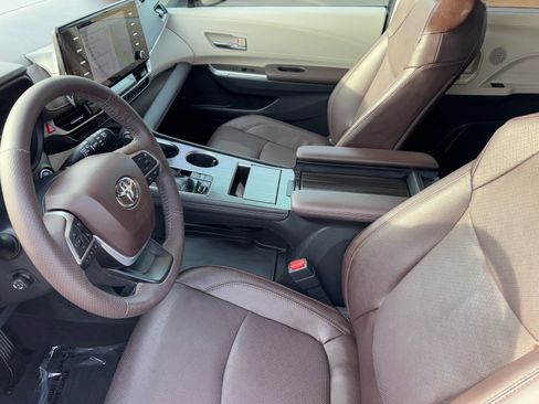 Used 2021 Toyota Sienna Platinum image 20