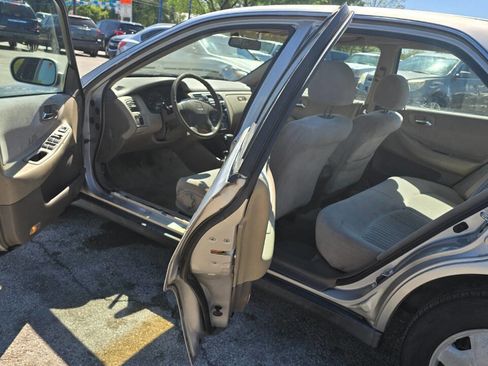 Used 1998 Honda Accord LX image 8