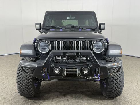 Used 2018 Jeep Wrangler Unlimited Sahara w/ Dual Top Group AWD/4WD image 2