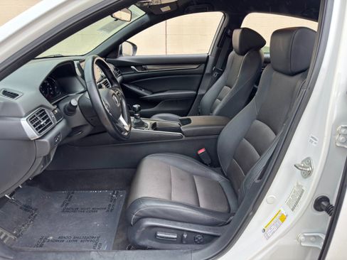 Used 2018 Honda Accord Sport image 15