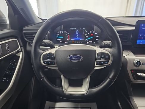 Used 2022 Ford Explorer XLT w/ Class IV Trailer Tow Package AWD/4WD image 14