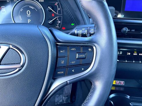 Certified 2024 Lexus UX 250h FWD image 23