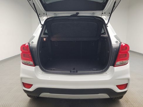 Used 2022 Chevrolet Trax LT w/ LT Convenience Package image 29