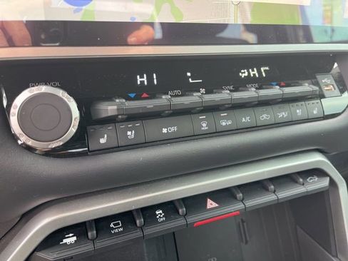 Certified 2025 Toyota Tundra Platinum image 22