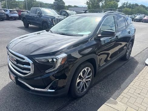 Used 2019 GMC Terrain SLT w/ Preferred Package AWD/4WD image 3
