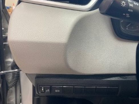 Used 2021 Toyota Corolla LE FWD image 23