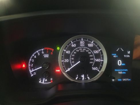 Used 2022 Toyota Corolla LE image 23