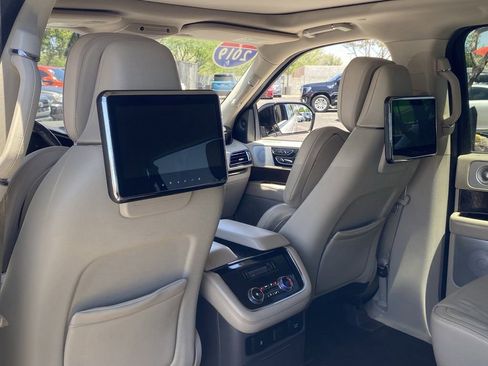 Used 2019 Lincoln Navigator L Reserve AWD/4WD image 16