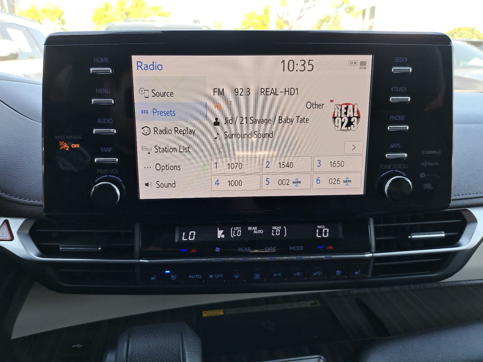 Used 2024 Toyota Sienna Platinum FWD image 23