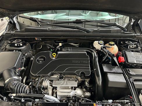 Used 2024 Chevrolet Malibu LT image 28