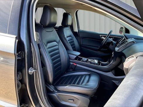 Used 2020 Ford Edge SEL w/ Convenience Package image 17