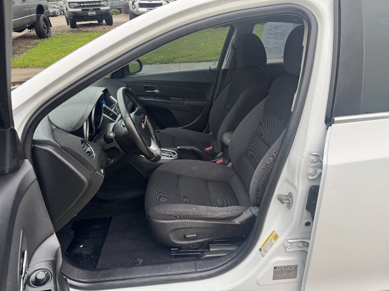 Used 2014 Chevrolet Cruze LT FWD image 10
