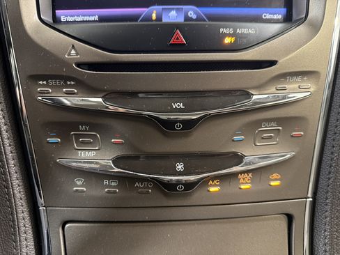 Used 2013 Lincoln MKX FWD image 20
