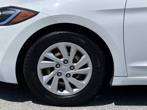 Used 2018 Hyundai Elantra SE FWD image 22
