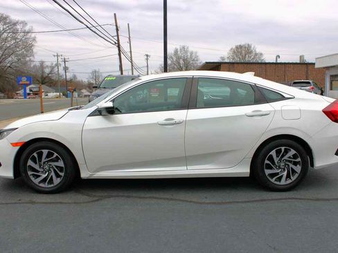 Used 2017 Honda Civic EX image 2