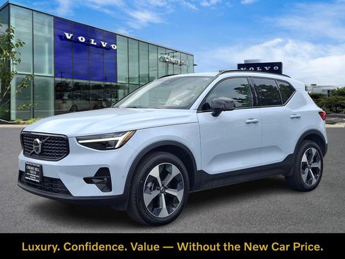 Certified 2026 Volvo XC40 B5 Plus w/ Protection Package Premier AWD/4WD image 3