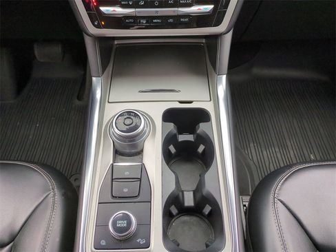 Certified 2022 Ford Explorer XLT w/ Equipment Group 202A image 19