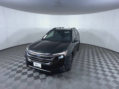 Used 2025 Subaru Forester Premium w/ Convenience Package #1