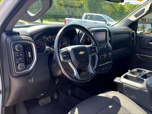 Used 2019 Chevrolet Silverado 1500 LT w/ Convenience Package AWD/4WD image 10