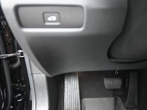 Certified 2025 Volvo S60 B5 Plus AWD/4WD image 16