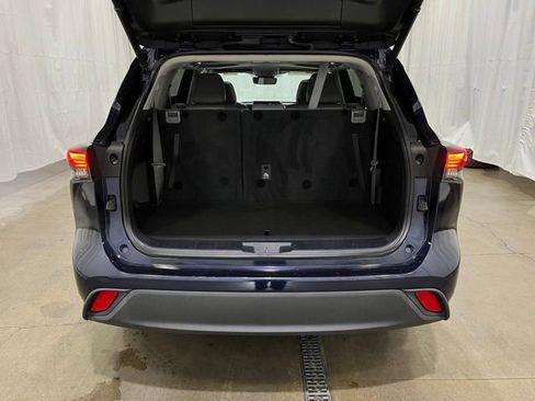Certified 2020 Toyota Highlander XLE image 13