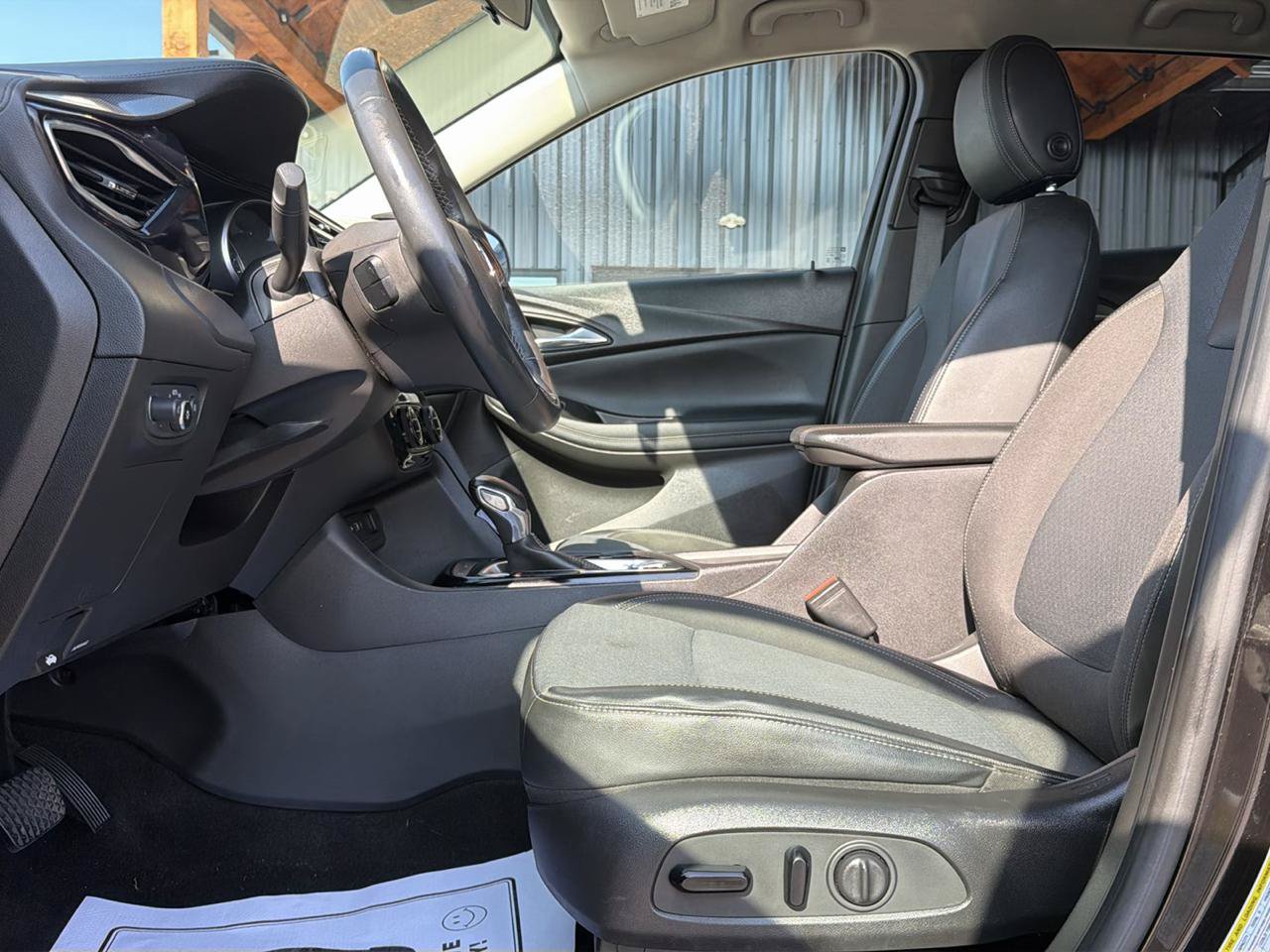 Used 2022 Buick Encore GX Select w/ Experience Buick Package FWD image 9