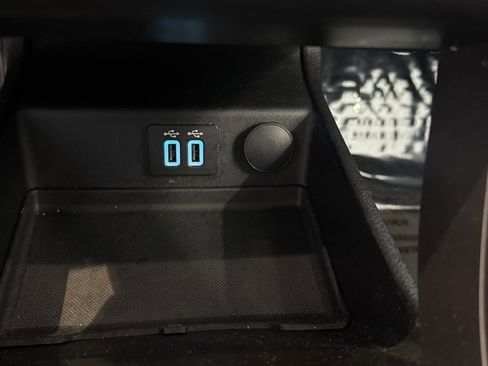 Used 2019 Ford Fusion SE image 13