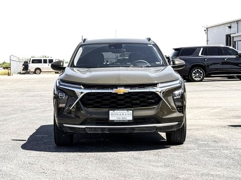Used 2024 Chevrolet Trax LT FWD image 3