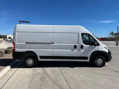 Used 2025 RAM ProMaster 2500 w/ Convenience Group image 2