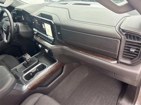 Certified 2024 GMC Sierra 1500 Elevation image 14