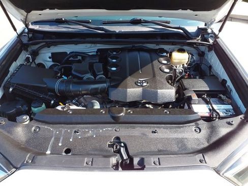 Used 2016 Toyota 4Runner SR5 AWD/4WD image 22